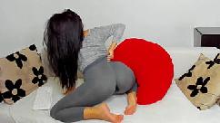 Big ass girl squirting in tight yoga pants zareenlive